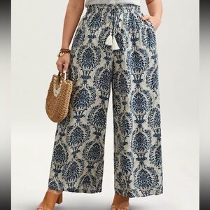 Elegant Navy and Cream Wide Leg Pants